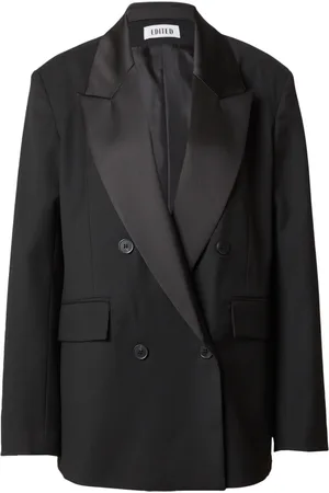 EDITED the label Blazers 