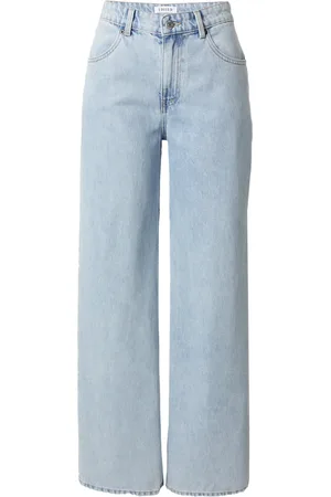 EDITED the label Jeans 