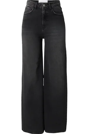 Tatiana Zidekova Jeans