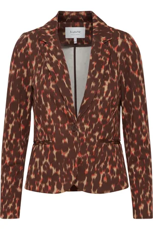 B YOUNG Blazers