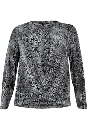 Yoek Shirt
