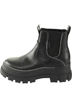 Buffalo Chelsea boots 