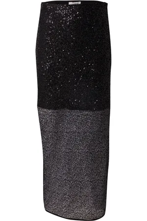 Soaked in Luxury Rok 