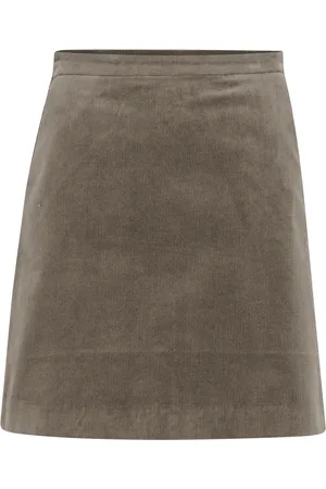 Soaked in Luxury Rok 