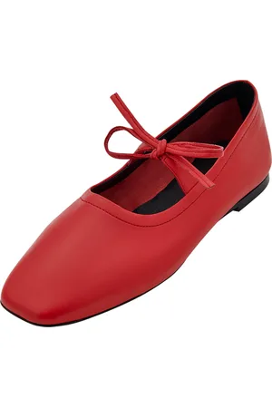 EDITED the label Ballerina 