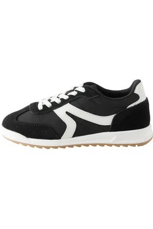 Next Sneakers