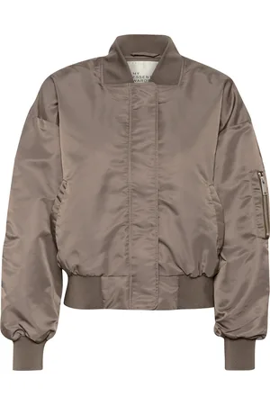 My Essential Wardrobe Tussenjas 