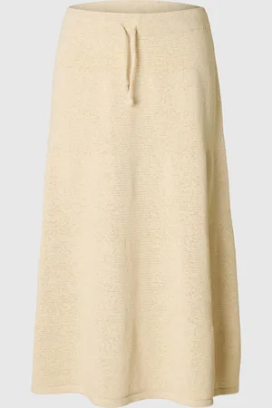 SELECTED Rok