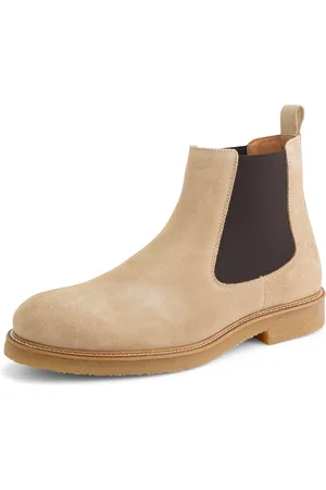 Travelin Chelsea boots 