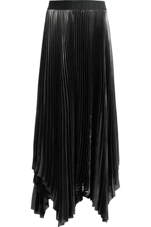 AllSaints Rok 