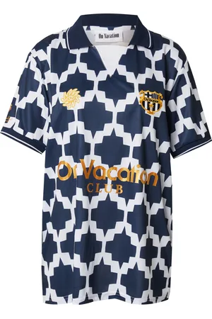 On Vacation Club Shirt 