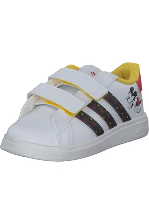 adidas Sneakers