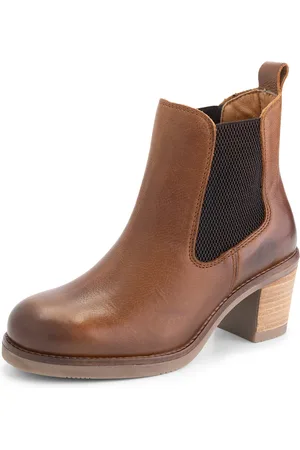 Travelin Chelsea boots 