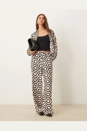 VILA Broek met wijde pijpen en abstracte print, deel van co-ord set