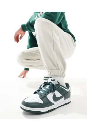 Nike Dunk Low Retro - Sneakers in donkergroen en wit