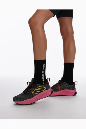 New Balance Hierro - Trail Running - Sneakers in en roze