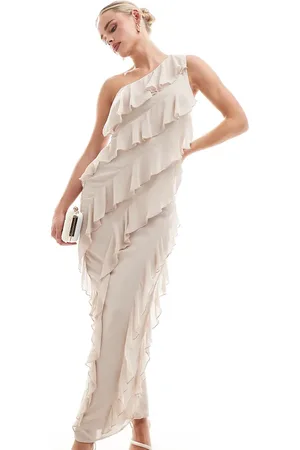 TFNC TFNC - Bruidsmeisjes - Petite - Maxi jurk van chiffon met blote schouder en ruches in ecru