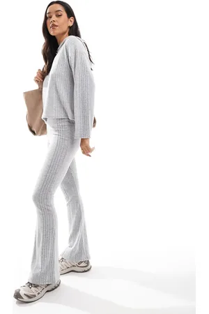 Miss Selfridge Geborstelde breed geribbelde flare broek in
