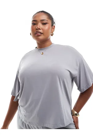 Pieces® Pieces - Curve - Superzacht recht T-shirt van gladde stof in , deel van co-ord set