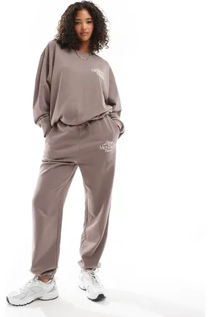 ASOS Oversized joggingbroek met opdruk in taupe, deel van co-ord set