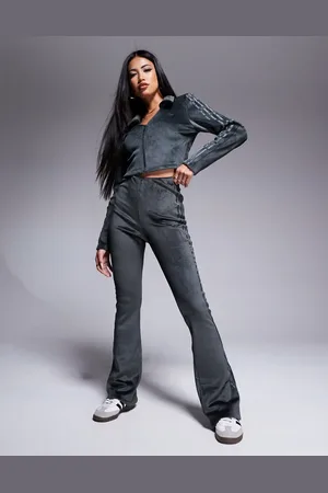 adidas Hyper-Femme - Geribbelde flare-legging in antracietgrijs