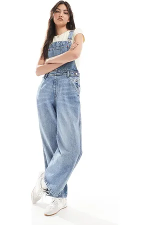 Monki Denim tuinbroek in middenblauwe wassing