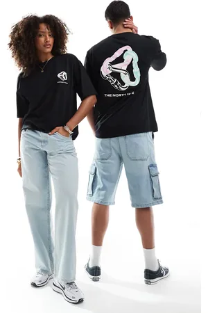 The North Face Interlock Carabiner - Oversized T-shirt met print op de achterkant in