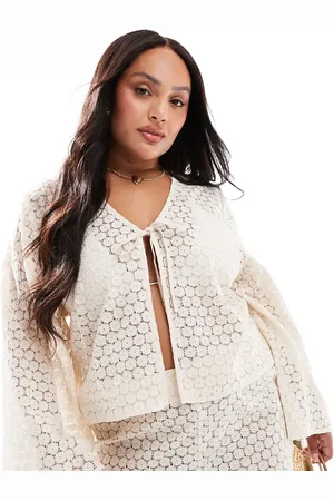 Esmée Esmée Curve - Exclusives - Gehaakt strandoverhemd met lange mouwen, gestrikte voorkant en textuur in crème, deel van co-ord set