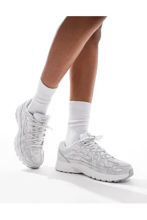 Nike P-6000 - Uniseks sneakers in en grijs