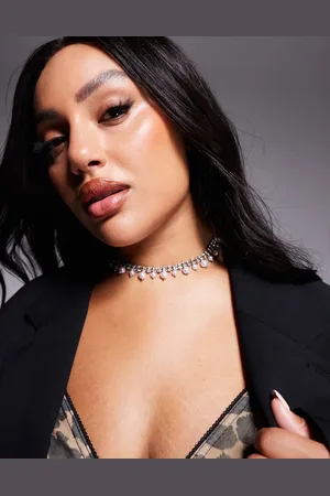 ASOS Choker ketting met ingelegde kristallen en imitatieparels in zilverkleur