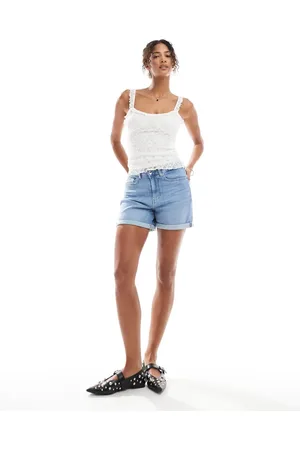 ONLY Denim short met stretch en omgeslagen zoom in lichtblauwe wassing