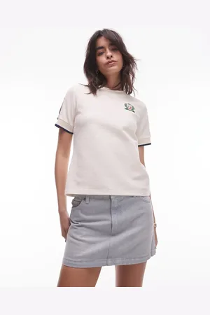 Lacoste T-shirt in gebroken met mouwen, gekleurd randje en tennisembleem, deel van co-ord set