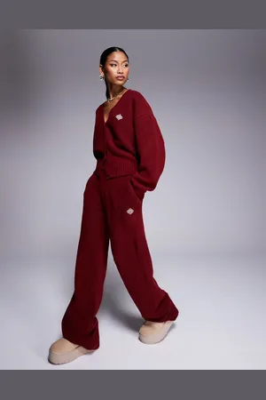 The Couture Club Gebreide pluizige joggingbroek in bordeauxrood, deel van co-ord set