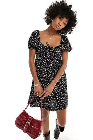 Monki Mini-jurk met pofmouwen en ruches op de achterkant in