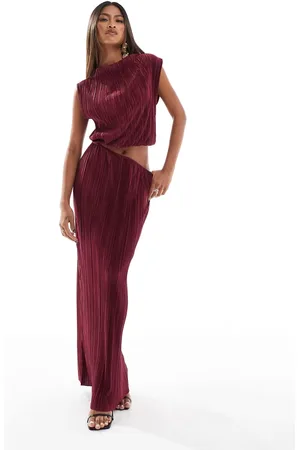 ASOS Plissé maxi jurk met uitsnijding in bordeauxrood