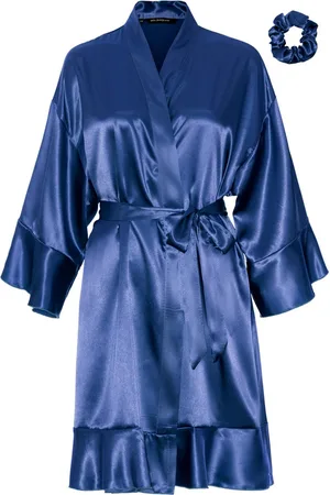 Merkloos Satijnen kimono ruffle navy – kort model dames kimono – satijnen ochtendjas – satijnen kamerjas – negligé – onesize (36-42) – 100% satijn polyester – Satin Luxury – trendy kimono badjas – satijnen damesbadjas met ruffles – GRATIS haar crunc