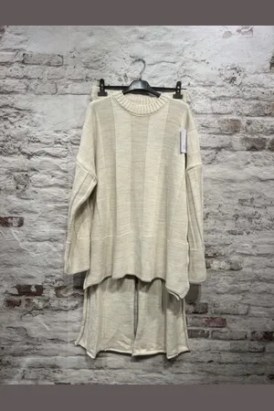 Merkloos Outfit Broek en Tuniek in kleur , nieuwe collectie. Valt als maat S/M