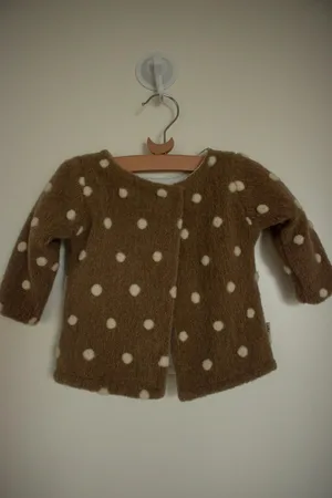 Merkloos Jasje-baby-maat 62-wolwit/lever-handgemaakt-(Sweet baby Bedstraw)