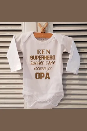Merkloos Rompertje baby met tekst jongen of meisje | lange mouw | wit | een super hero zonder cape noem je opa| maat 74-80 | eerste vaderdag cadeau