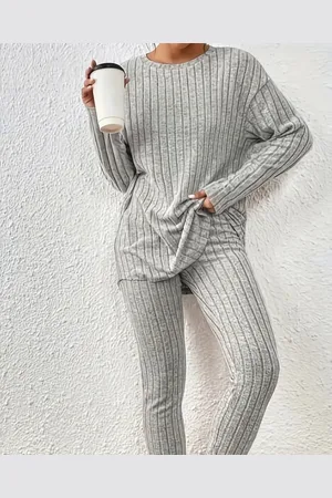 Merkloos Super fijn zittende hoog kwaliteit 2 delige ribbel set huispak grijs maat S lange mouwen en broek / legging