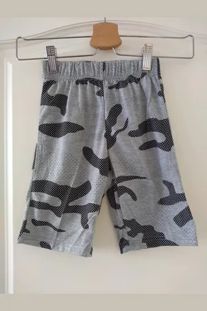 Merkloos Jongens korte broek legerprint zwart 98/104