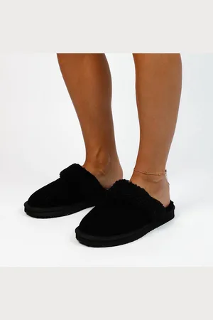 Manfield Dames - Zwarte suède pantoffels met imiatatiewol
