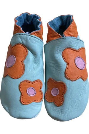 Baby Dutch Lichtblauwe leren babyslofjes met oranje bloem