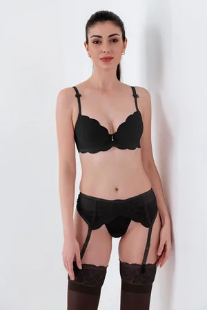 Merkloos Eve Lingerie Setje voor vrouwen | 4 delige set | met beugel Bh+string+kanten jarretel+kousen (10000)