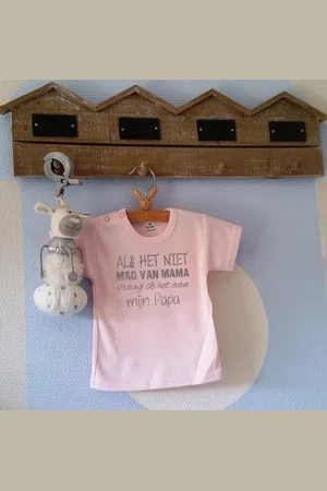 Merkloos Shirtje baby meisje tekst papa eerste vaderdag cadeau | Als het niet mag van mama vraag ik het aan mijn papa | Lange of korte mouw | licht met grijs | maat 62