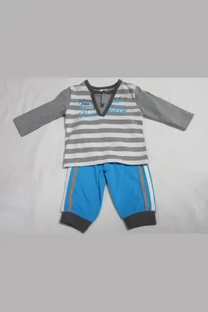 Dirkje Kledingset , tshirt lange mouw + broek blauw , code /1 , 3 maand 62