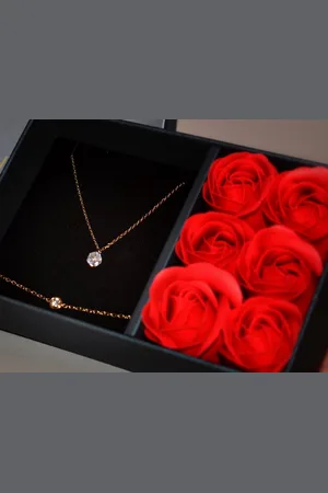 Merkloos Valentijn cadeau voor haar - Moederdag cadeau - Sieraden doos - cadeau voor vriendin - Cadeautje voor vrouw - Valentijn Geschenkset - Geschenkdoos - Blackfriday - gouden ketting -gouden armband -dames sieraden- kerst cadeau