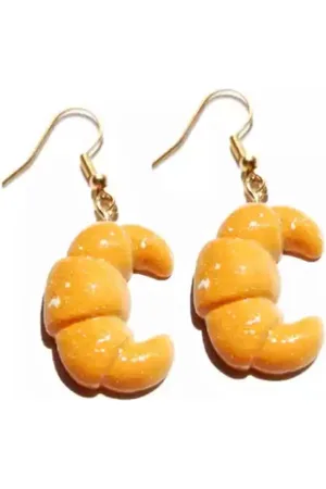 Akyol Croissant oorbellen – Oorbellen dames - oorbellen meisjes - Oorhangers dames - leuke croissantjes oorbellen - Sieraad- fruit oorbellen - oorbellen cadeau - verjaardag - grappige oorhangers - Valentijn cadeau