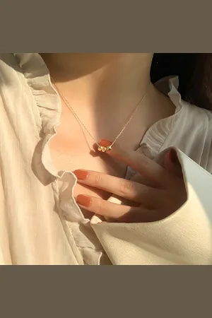 KJG Goudkleurige ketting met drie kubussen