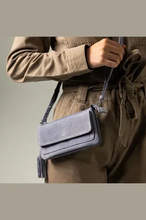 Manfield Licht blauwe suède clutch